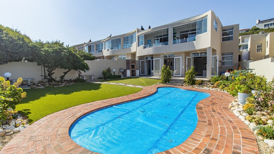 3 Bedroom Property for Sale in Bloubergstrand Western Cape